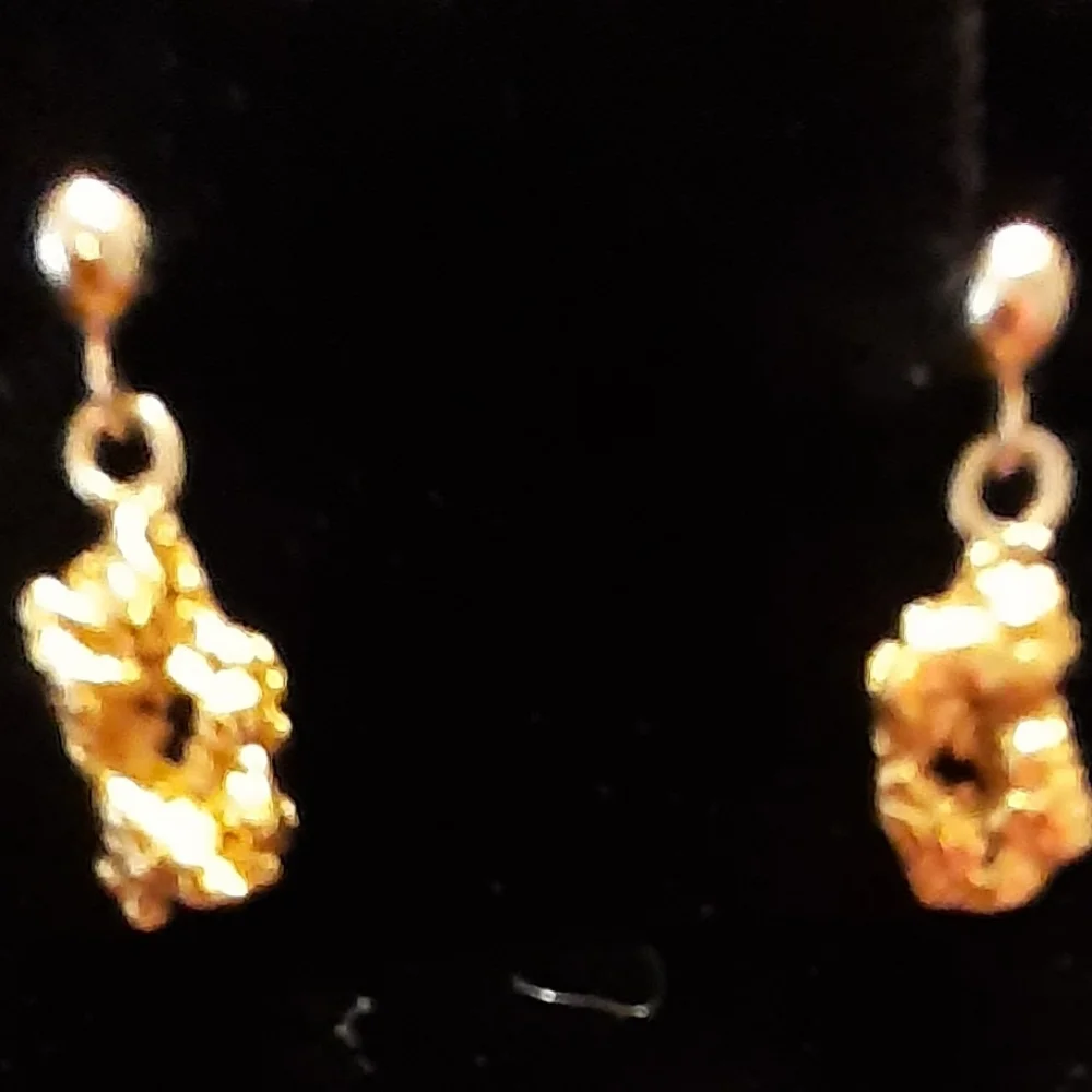 14 K yellow gold Nugget style pendant and Nugget style dangle earrings - Picture 5 of 8
